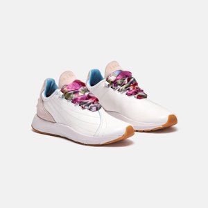 Saysh Two Varsatile Sneaker!